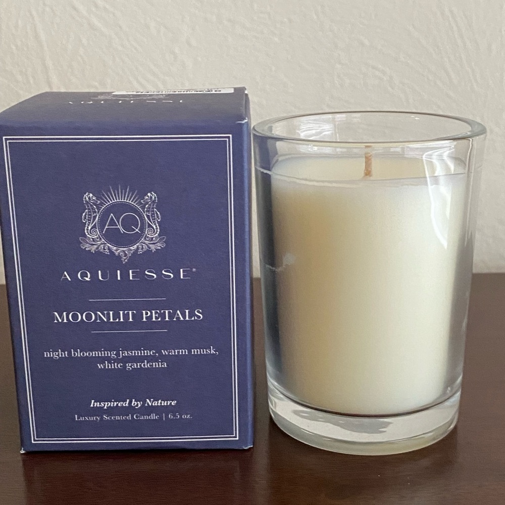 Acquiesse soy candle- Moonlit Petals 6.5 oz